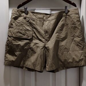 Columbia Men's vintage khaki hiker shorts 42W 6L